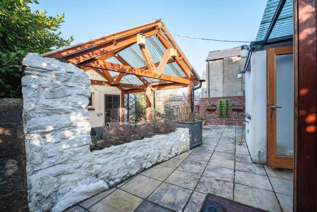 Cosy Welsh Cottage In St Davids Centre With Garden 외부 사진