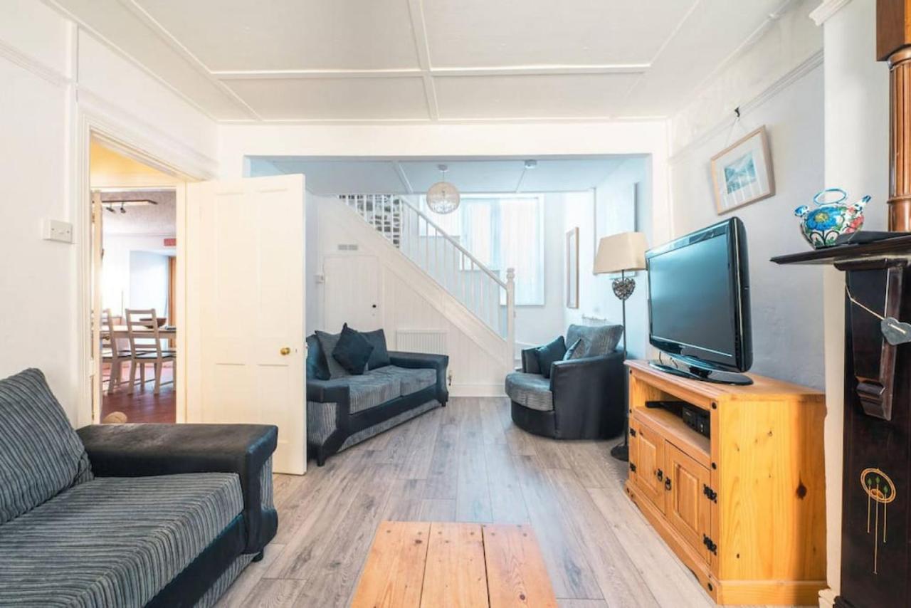 Cosy Welsh Cottage In St Davids Centre With Garden 외부 사진