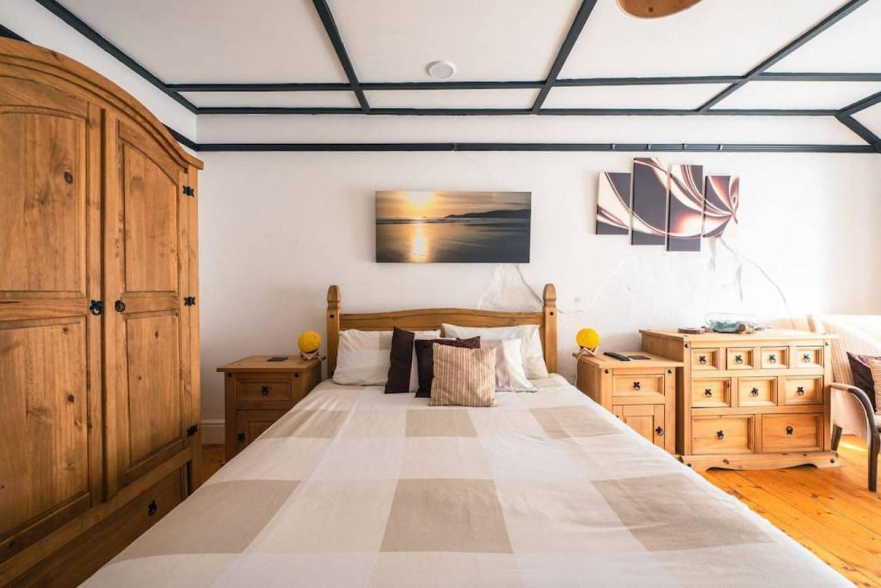 Cosy Welsh Cottage In St Davids Centre With Garden 외부 사진