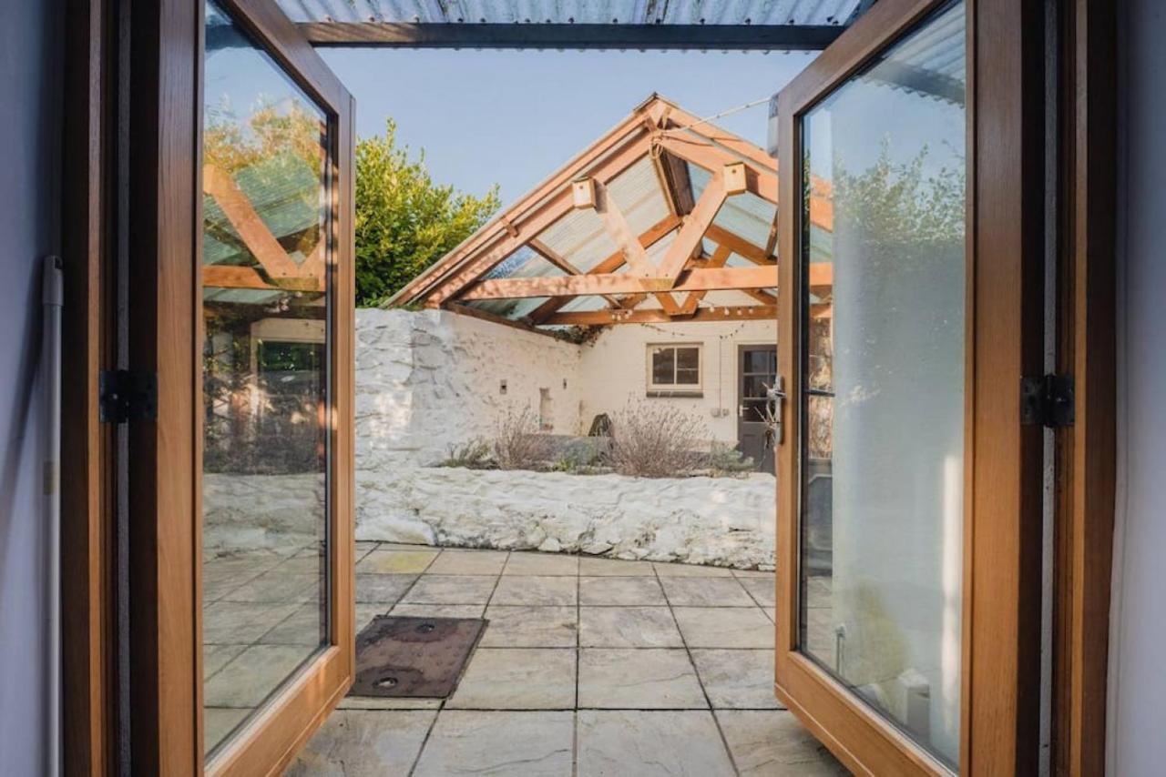 Cosy Welsh Cottage In St Davids Centre With Garden 외부 사진