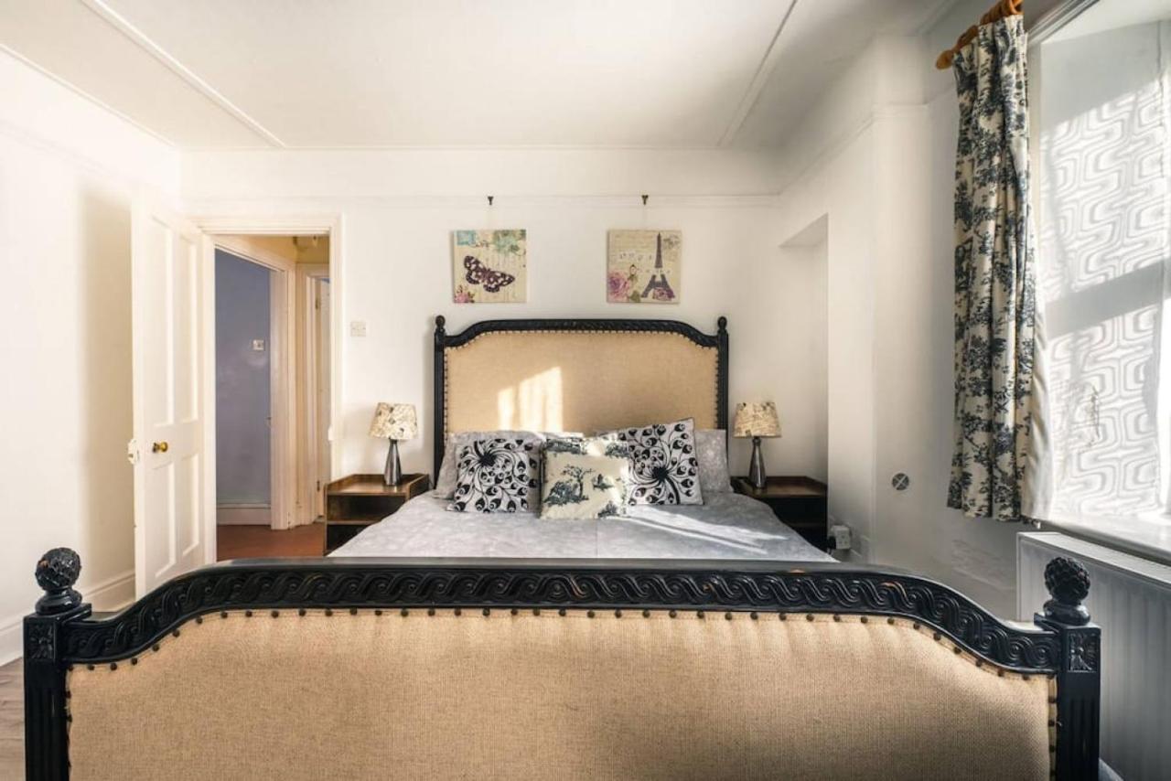 Cosy Welsh Cottage In St Davids Centre With Garden 외부 사진