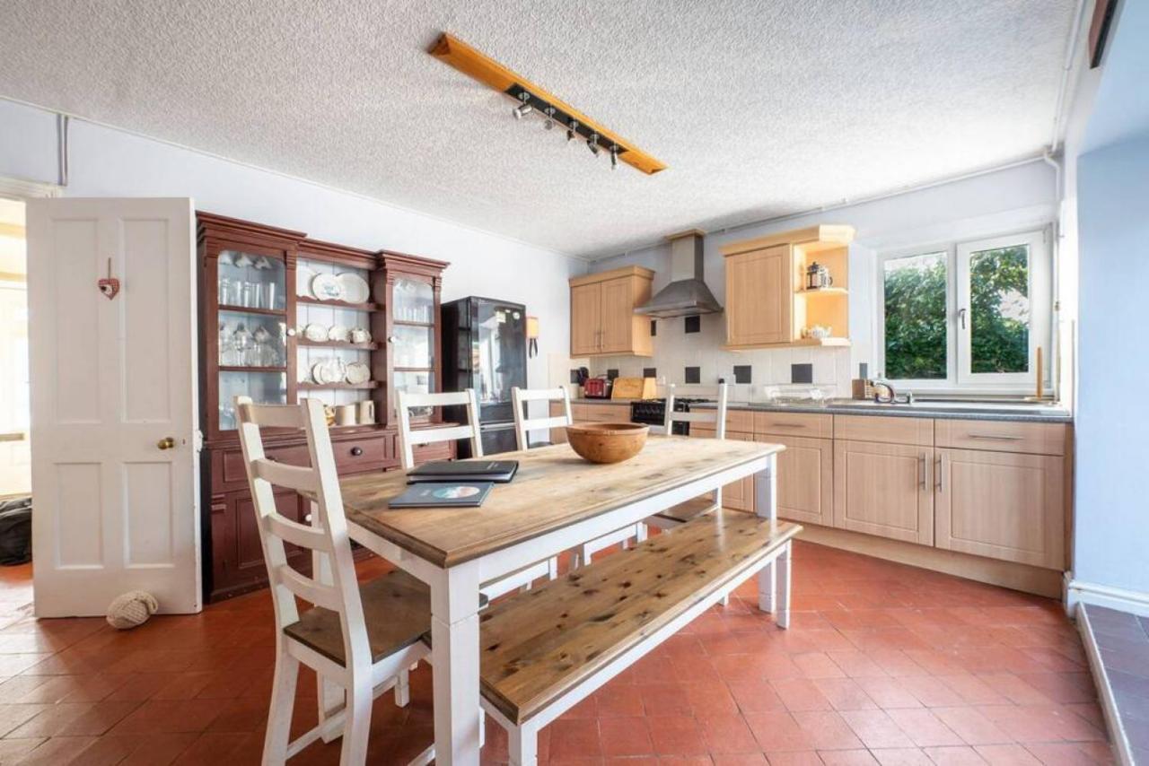 Cosy Welsh Cottage In St Davids Centre With Garden 외부 사진