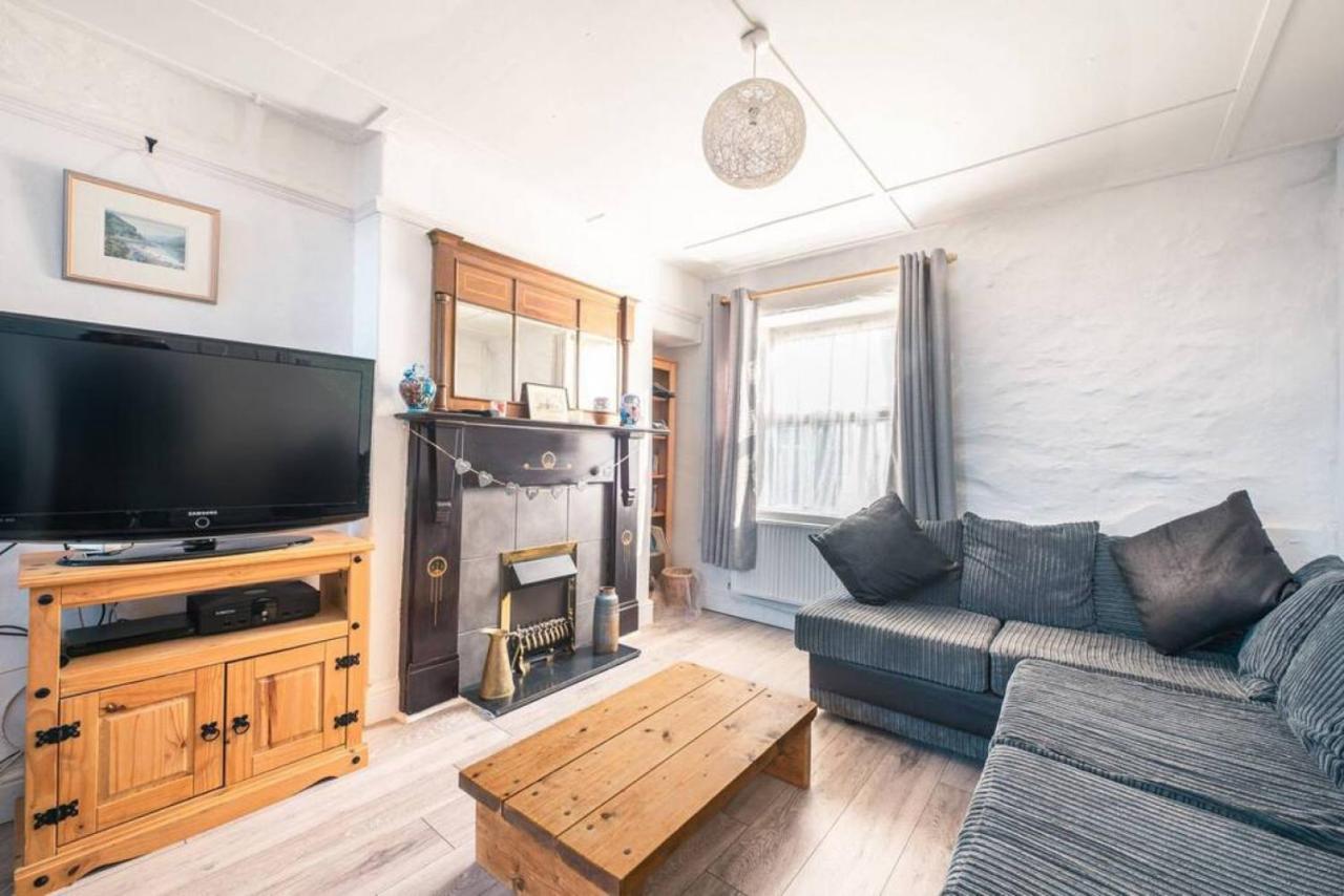 Cosy Welsh Cottage In St Davids Centre With Garden 외부 사진