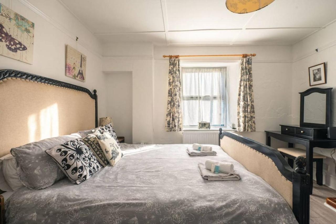 Cosy Welsh Cottage In St Davids Centre With Garden 외부 사진