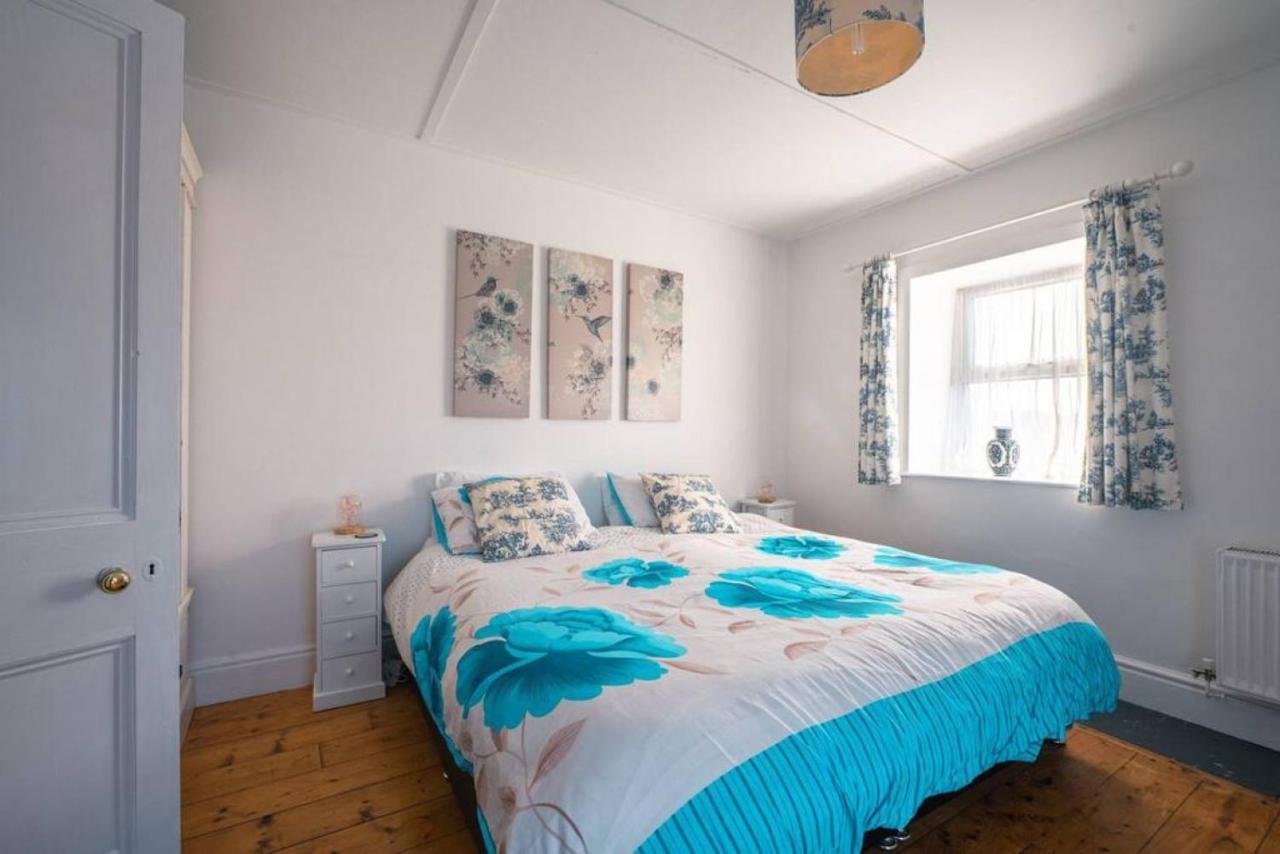 Cosy Welsh Cottage In St Davids Centre With Garden 외부 사진